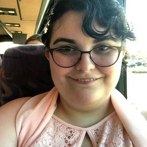 Meet your Posher, Hannah